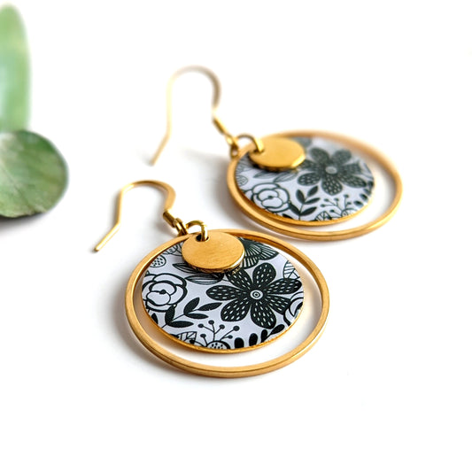 Boucles d’oreilles pendantes en résine et acier inoxydable pour femme - Motif Floral Noir et Blanc