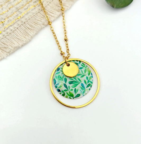 Collier pendentif feuilles vertes en résine pour femme