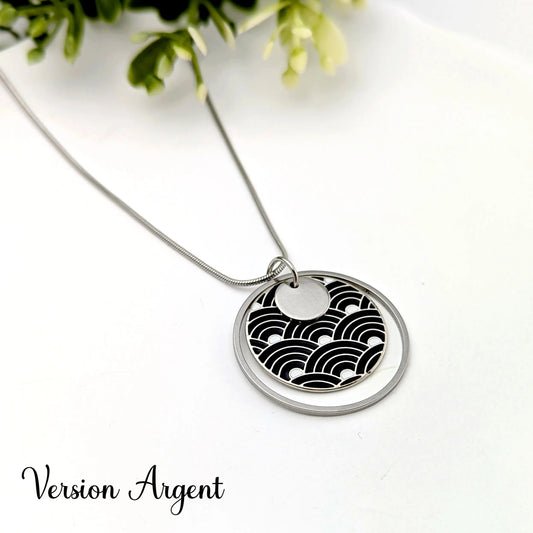 Collier pendentif rond en émail pour femme - Motif vagues japonaises Noir