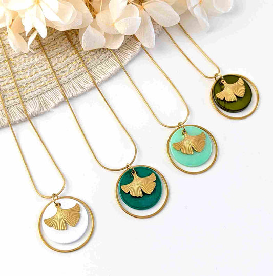 Collier pendentif Ginkgo en nacre colorée et acier inoxydable pour femme