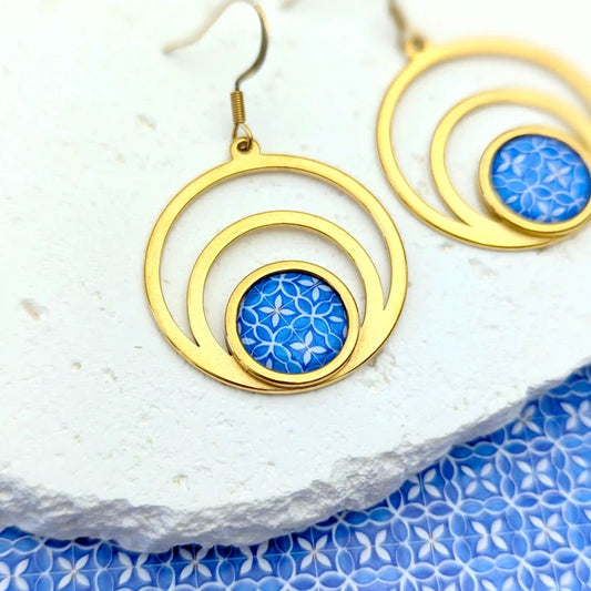 Boucles d'oreilles bleu et blanches cabochon en résine pour femme - Grèce
