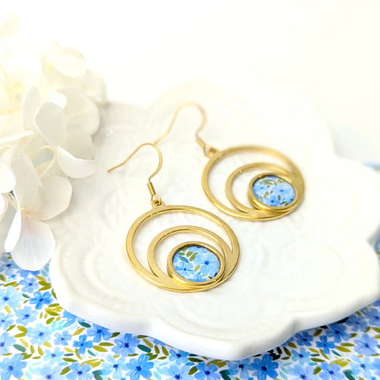 Boucles d'oreilles créoles cabochon floral en résine pour femme