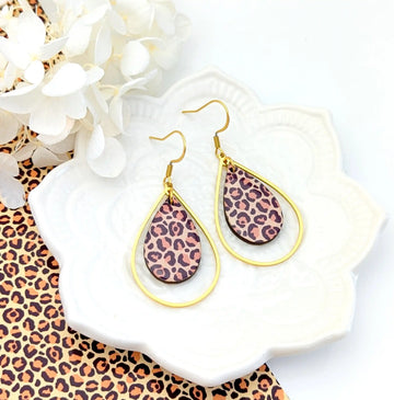 Boucles d’oreilles gouttes en bois et résine - Léopard