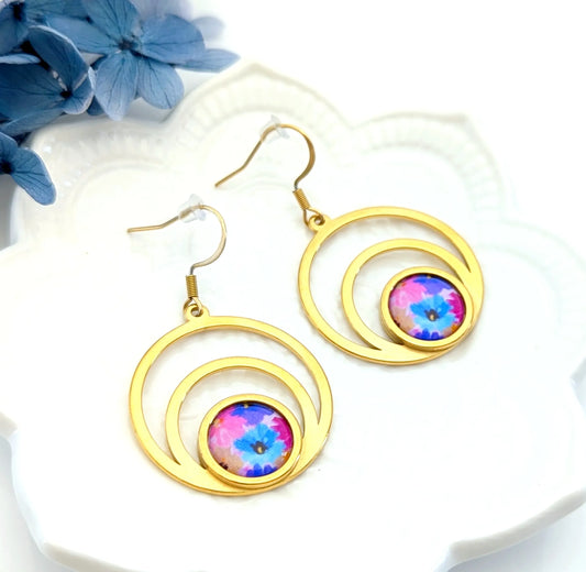 Boucles d'oreilles créoles cabochons pour femme - Fleurs aquarelle bleu et mauve