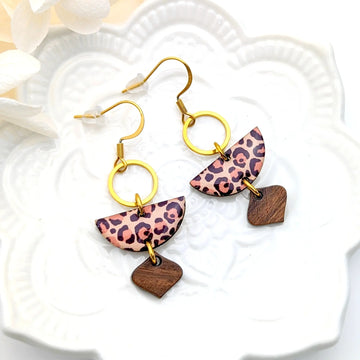 Boucles d’oreilles demi-lune en bois et résine - Léopard