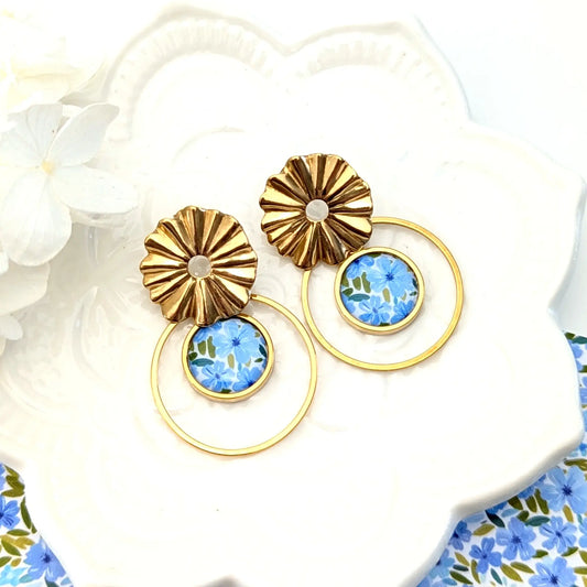 Boucles d'oreilles Fleurs et cabochon en résine pour femme - Floraison bleue