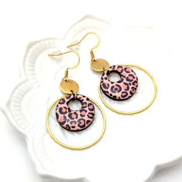Boucles d’oreilles pendantes rondes en bois et résine - Léopard