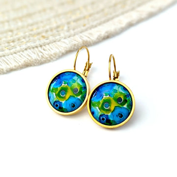 Boucles d'oreilles dormeuses cabochons pour femme - Fleurs aquarelle bleu et vert