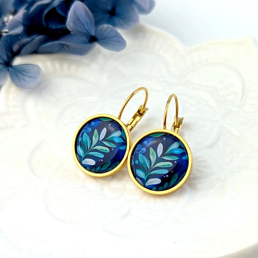 Boucles d'oreilles dormeuses cabochons pour femme - Feuilles bleues