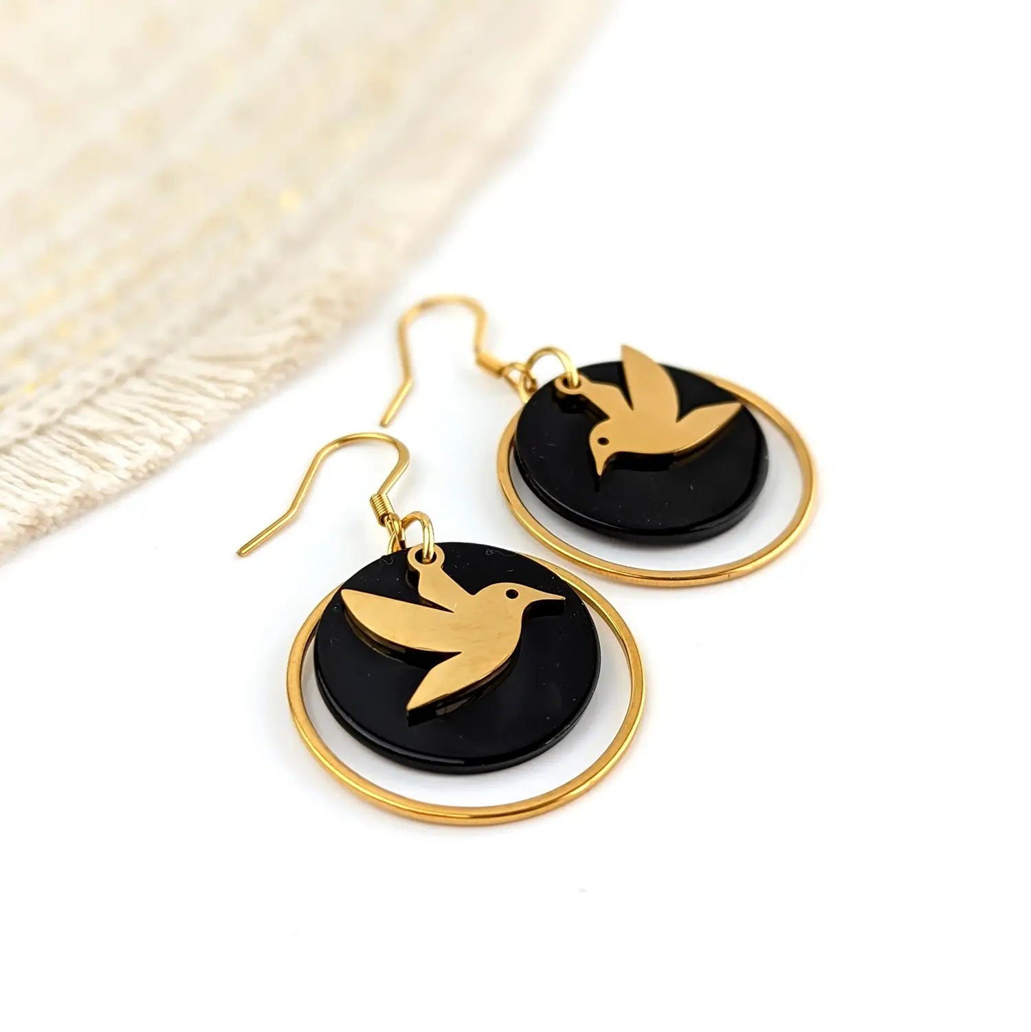 bijou-noir-et-or-colibri