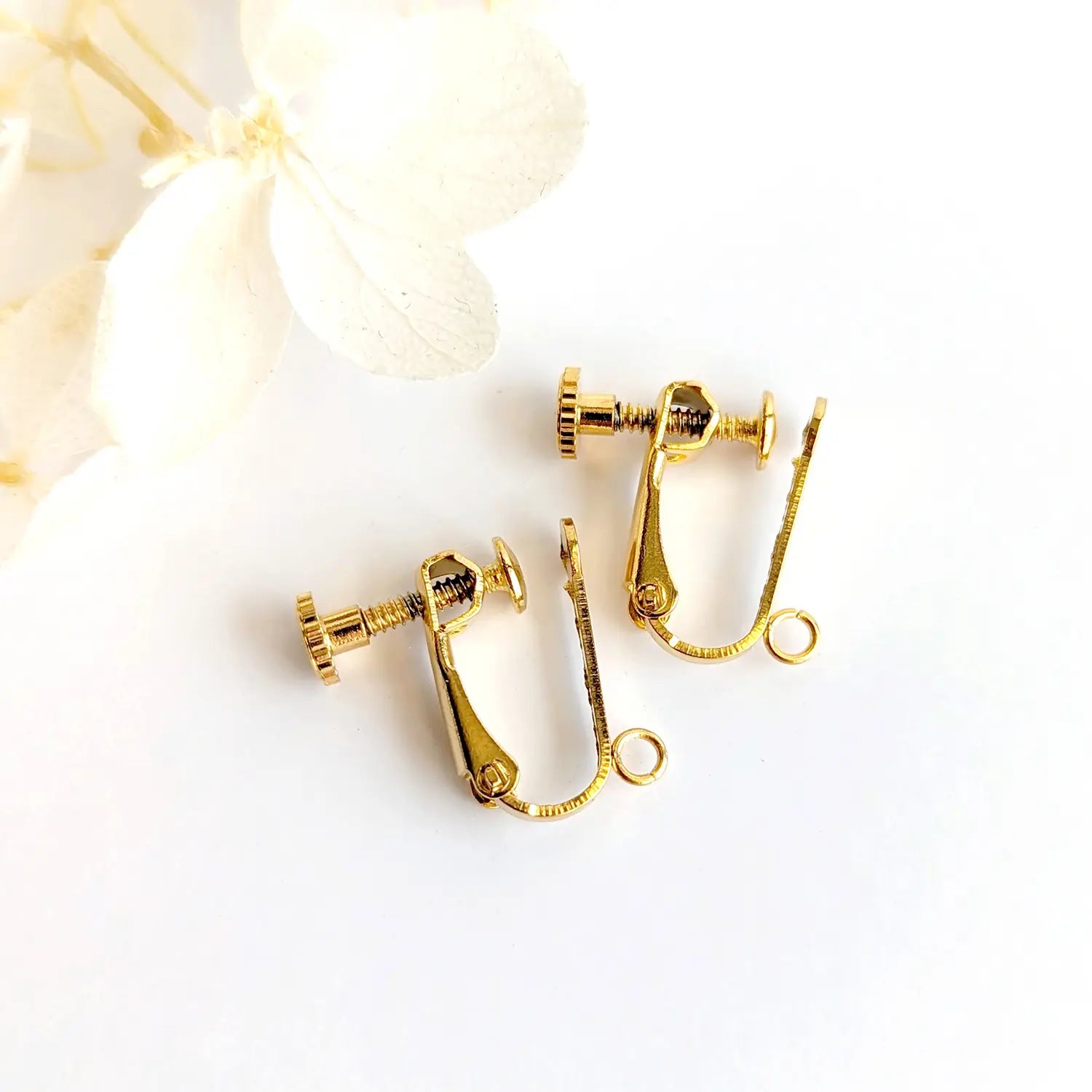 clips-boucles-oreilles-dore