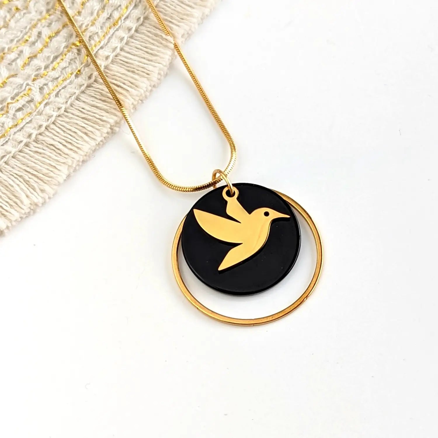 collier-colibri-nacre-noir