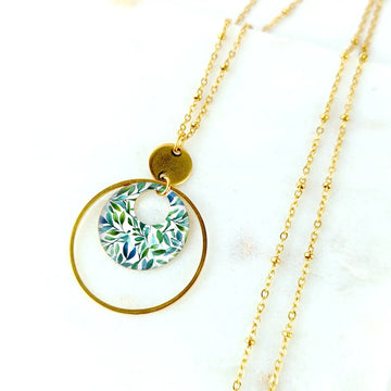 Collier long et pendentif en résine pour femme - Feuilles vertes et bleues