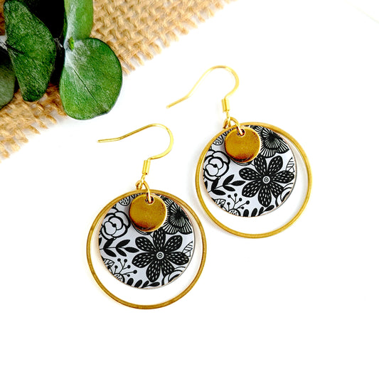 Boucles d’oreilles pendantes en résine et acier inoxydable pour femme - Motif Floral Noir et Blanc