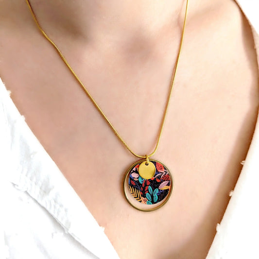 Collier multicolore avec pendentif rond en résine pour femme - Motif Jardin Boho