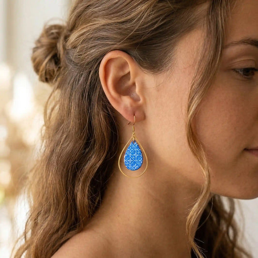 Boucles d’oreilles en bois et résine - Bleu de Grèce
