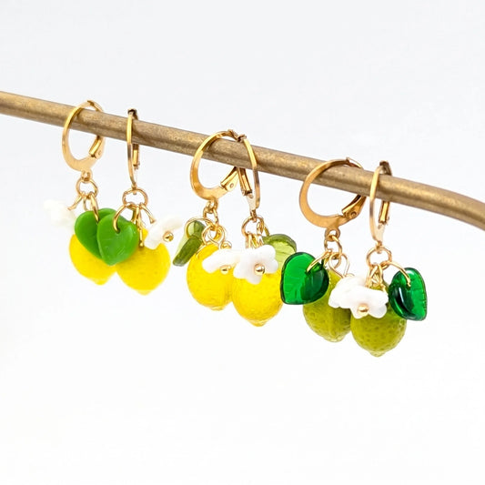 Boucles d’oreilles Citrons en verre feuilles et fleurs