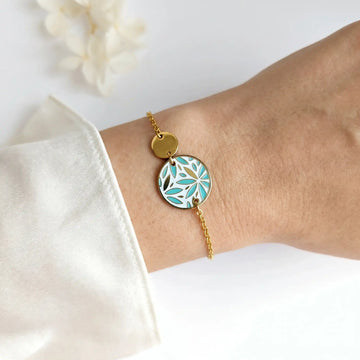 Bracelet fleurs en émail vert sauge pour femme
