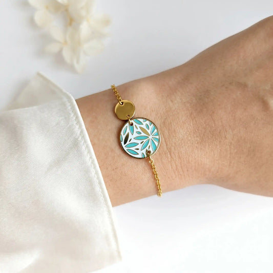 Bracelet fleurs en émail vert sauge pour femme
