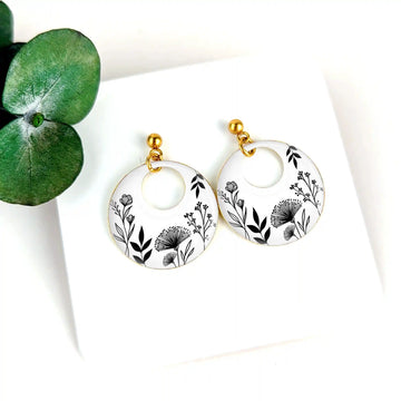 Boucles d'oreilles laiton doré et résine pour femme - Fleur noir et blanc